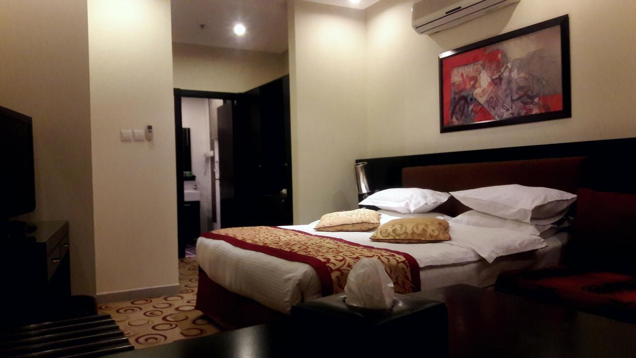 Rose Garden Hotel Riyadh Exterior photo